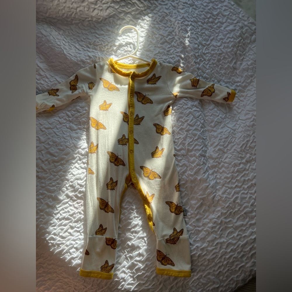 Kyte baby 0-3 retired collection yellow monarch🦋 FIRM on price